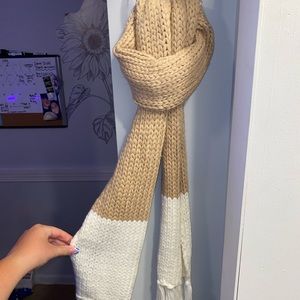 THICK WINTER SCARF